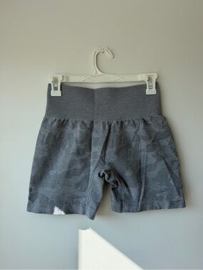 Women’s High-Waist Gray Camo Stretch Shorts